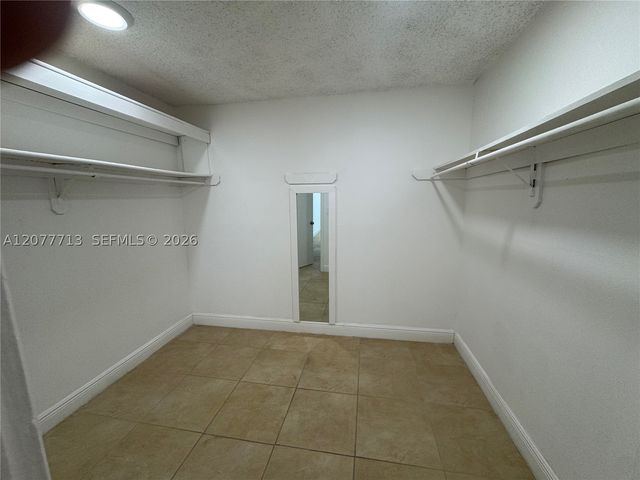 488 NW 165th St Rd B-412, Miami, FL 33169