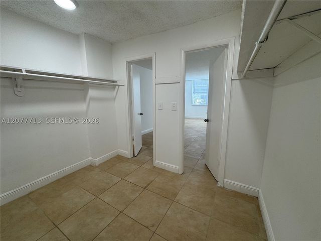 488 NW 165th St Rd B-412, Miami, FL 33169