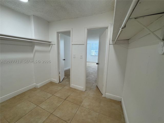488 NW 165th St Rd B-412, Miami, FL 33169