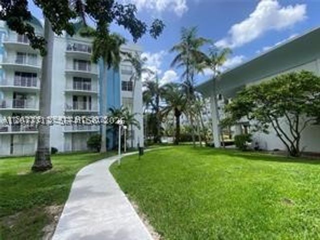488 NW 165th St Rd B-412, Miami, FL 33169