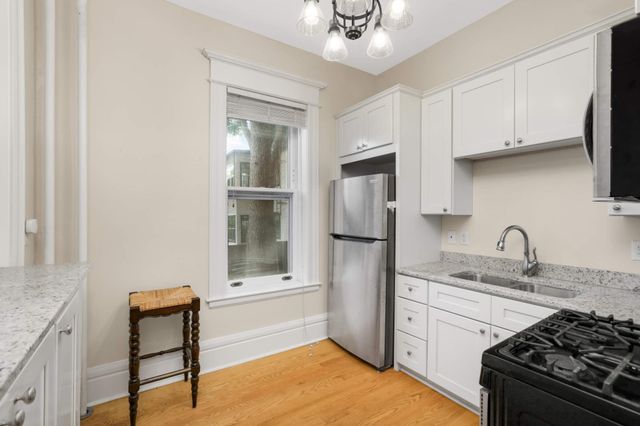 579 Summit Avenue 105, Saint Paul, MN 55102
