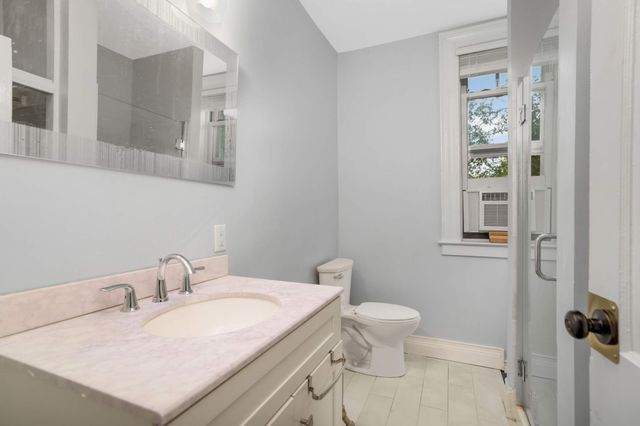 579 Summit Avenue 105, Saint Paul, MN 55102