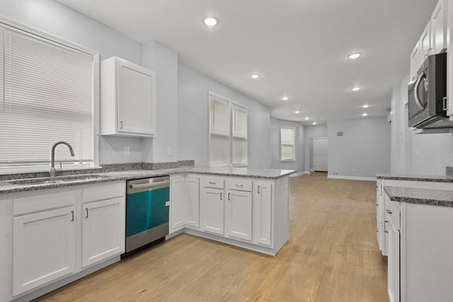 92 W Philadelphia Street Lower, Detroit City, MI 48202