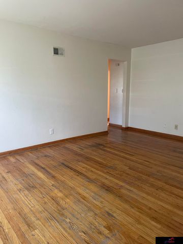 4410 N 52 Street, Omaha, NE 68104