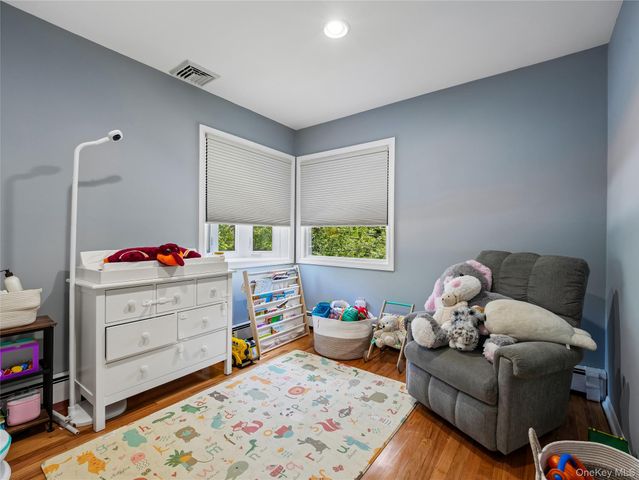 2 Highfield Avenue, Port Washington, NY 11050