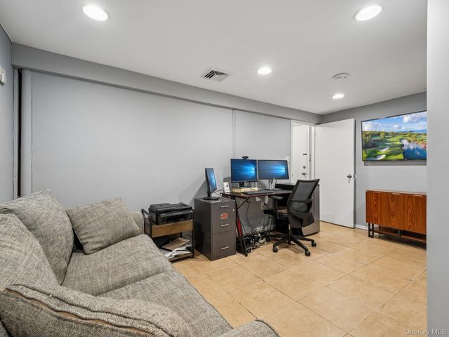 2 Highfield Avenue, Port Washington, NY 11050