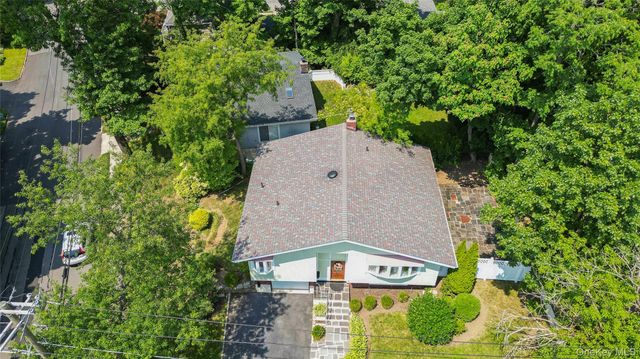2 Highfield Avenue, Port Washington, NY 11050