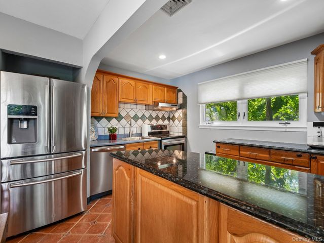 2 Highfield Avenue, Port Washington, NY 11050