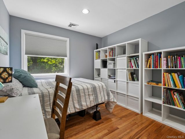 2 Highfield Avenue, Port Washington, NY 11050