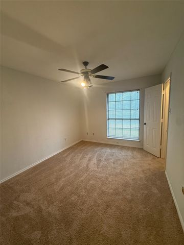 1009 Village Wood Court, Arlington, TX 76012