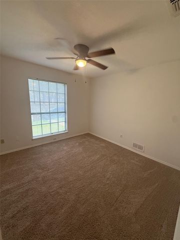 1009 Village Wood Court, Arlington, TX 76012