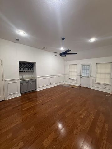 1009 Village Wood Court, Arlington, TX 76012