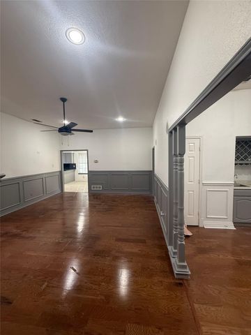 1009 Village Wood Court, Arlington, TX 76012