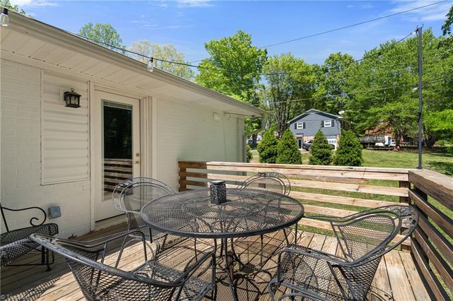 66 Robinhood Circle, Winston-salem, NC 27106