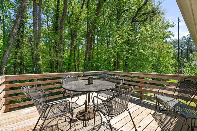 66 Robinhood Circle, Winston-salem, NC 27106