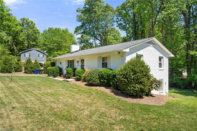 66 Robinhood Circle, Winston-salem, NC 27106