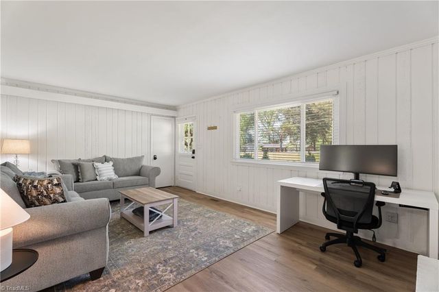 66 Robinhood Circle, Winston-salem, NC 27106