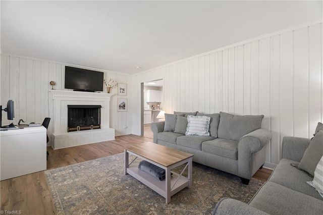 66 Robinhood Circle, Winston-salem, NC 27106