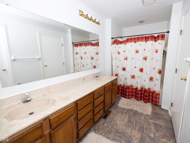 6037 McClellan Court, Indianapolis, IN 46254