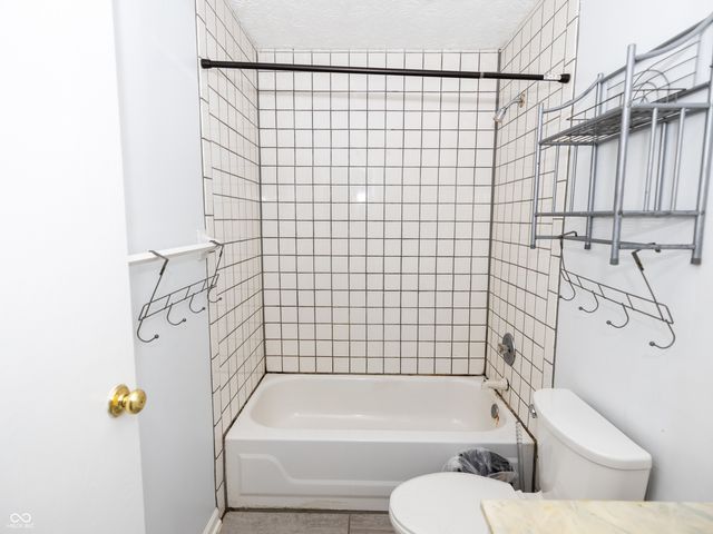 6037 McClellan Court, Indianapolis, IN 46254