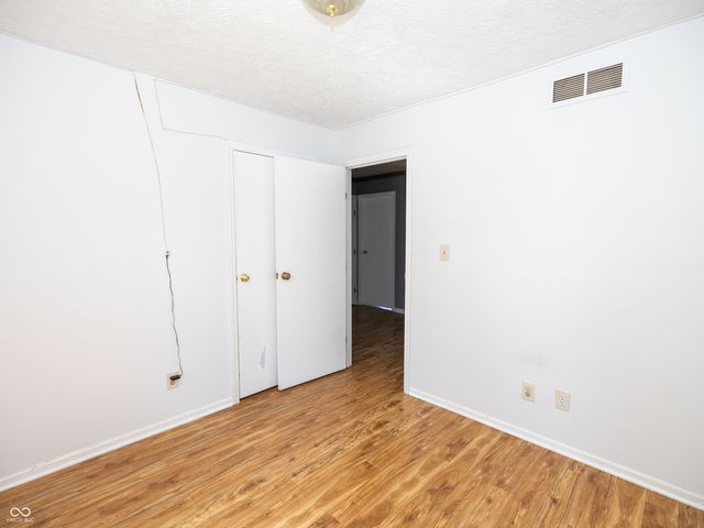 6037 McClellan Court, Indianapolis, IN 46254