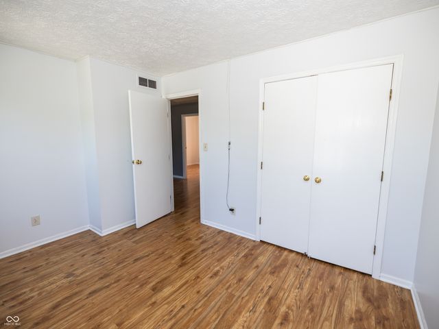 6037 McClellan Court, Indianapolis, IN 46254