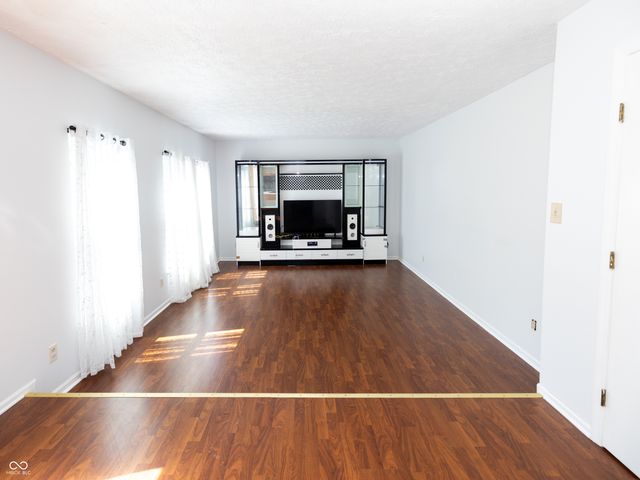 6037 McClellan Court, Indianapolis, IN 46254