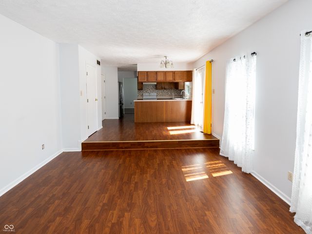 6037 McClellan Court, Indianapolis, IN 46254