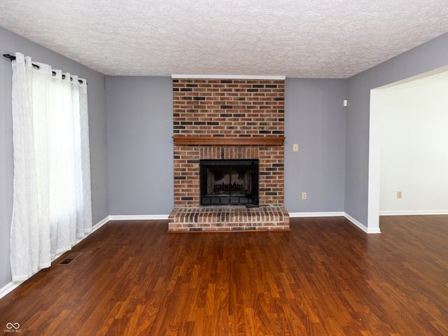 6037 McClellan Court, Indianapolis, IN 46254