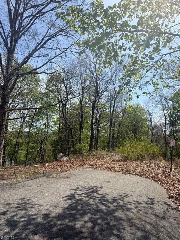 15 Winding Hill Rd, Hopatcong Boro, NJ 07843 — exterior