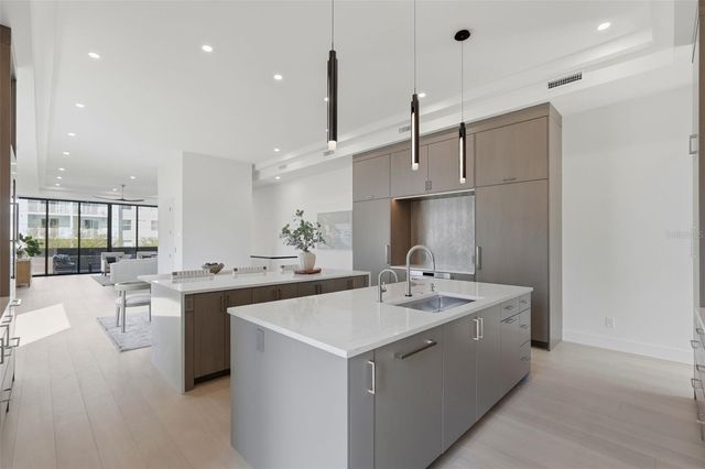 321 2ND STREET N, St Petersburg, FL 33701