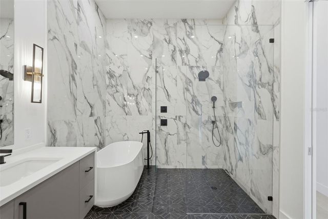 321 2ND STREET N, St Petersburg, FL 33701