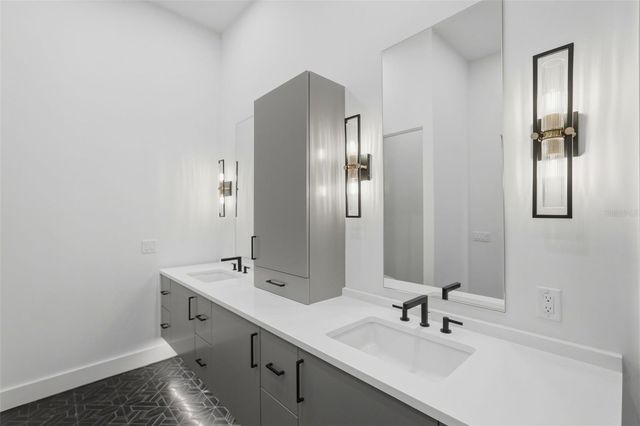 321 2ND STREET N, St Petersburg, FL 33701