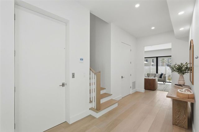 321 2ND STREET N, St Petersburg, FL 33701