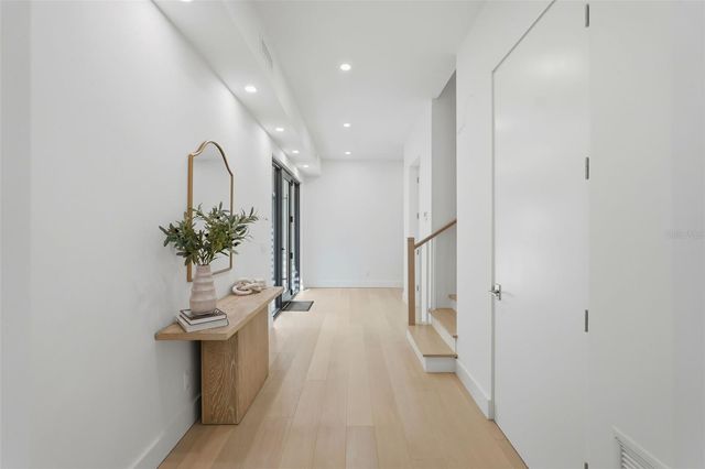 321 2ND STREET N, St Petersburg, FL 33701