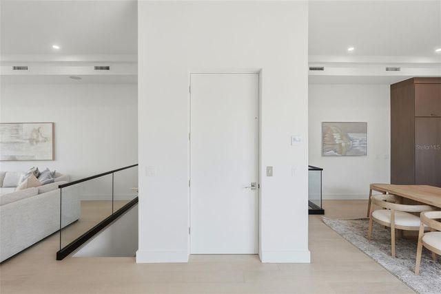 321 2ND STREET N, St Petersburg, FL 33701