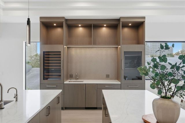 321 2ND STREET N, St Petersburg, FL 33701