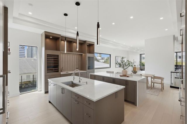 321 2ND STREET N, St Petersburg, FL 33701