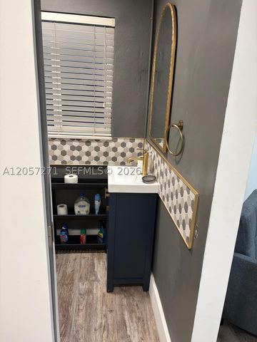 840 NE 159th St 1, North Miami Beach, FL 33162