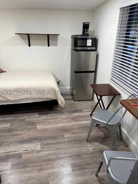840 NE 159th St 1, North Miami Beach, FL 33162