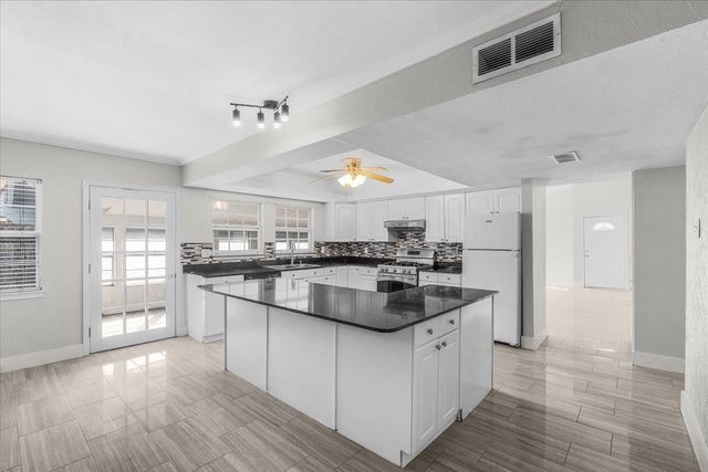 3102 Oak Hill Road, Carrollton, TX 75007