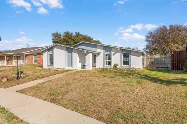 3102 Oak Hill Road, Carrollton, TX 75007