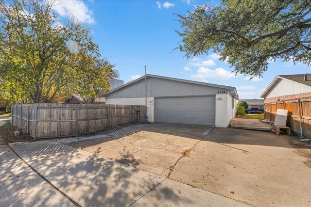 3102 Oak Hill Road, Carrollton, TX 75007