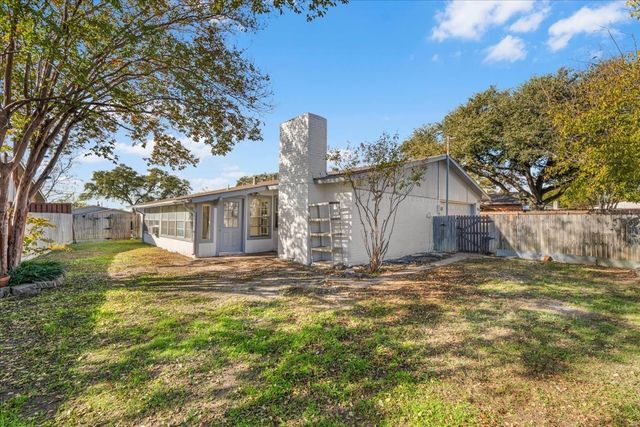 3102 Oak Hill Road, Carrollton, TX 75007