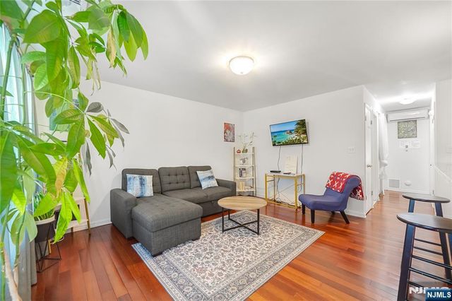 44 Coriander Way 44, Englewood, NJ 07631