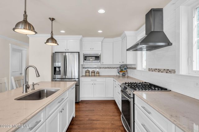 8 Meadow Avenue, Manasquan, NJ 08736