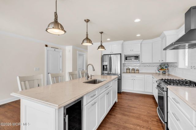 8 Meadow Avenue, Manasquan, NJ 08736
