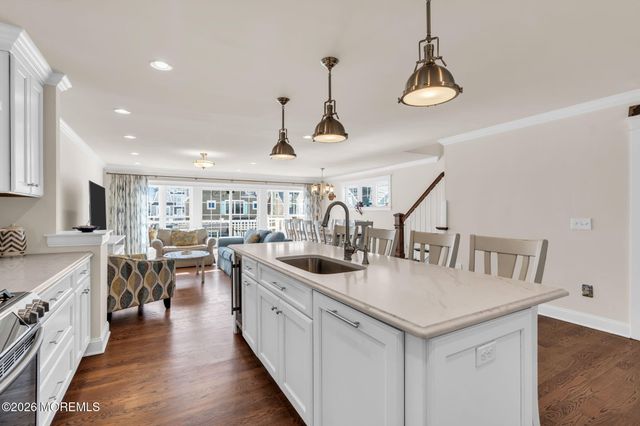 8 Meadow Avenue, Manasquan, NJ 08736