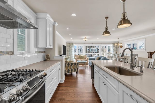 8 Meadow Avenue, Manasquan, NJ 08736