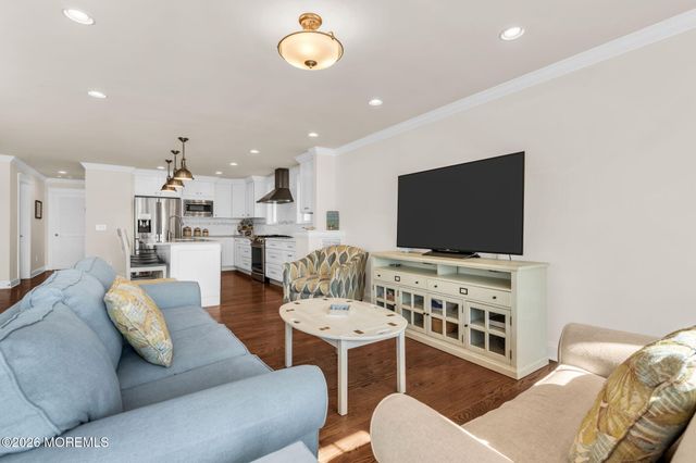 8 Meadow Avenue, Manasquan, NJ 08736
